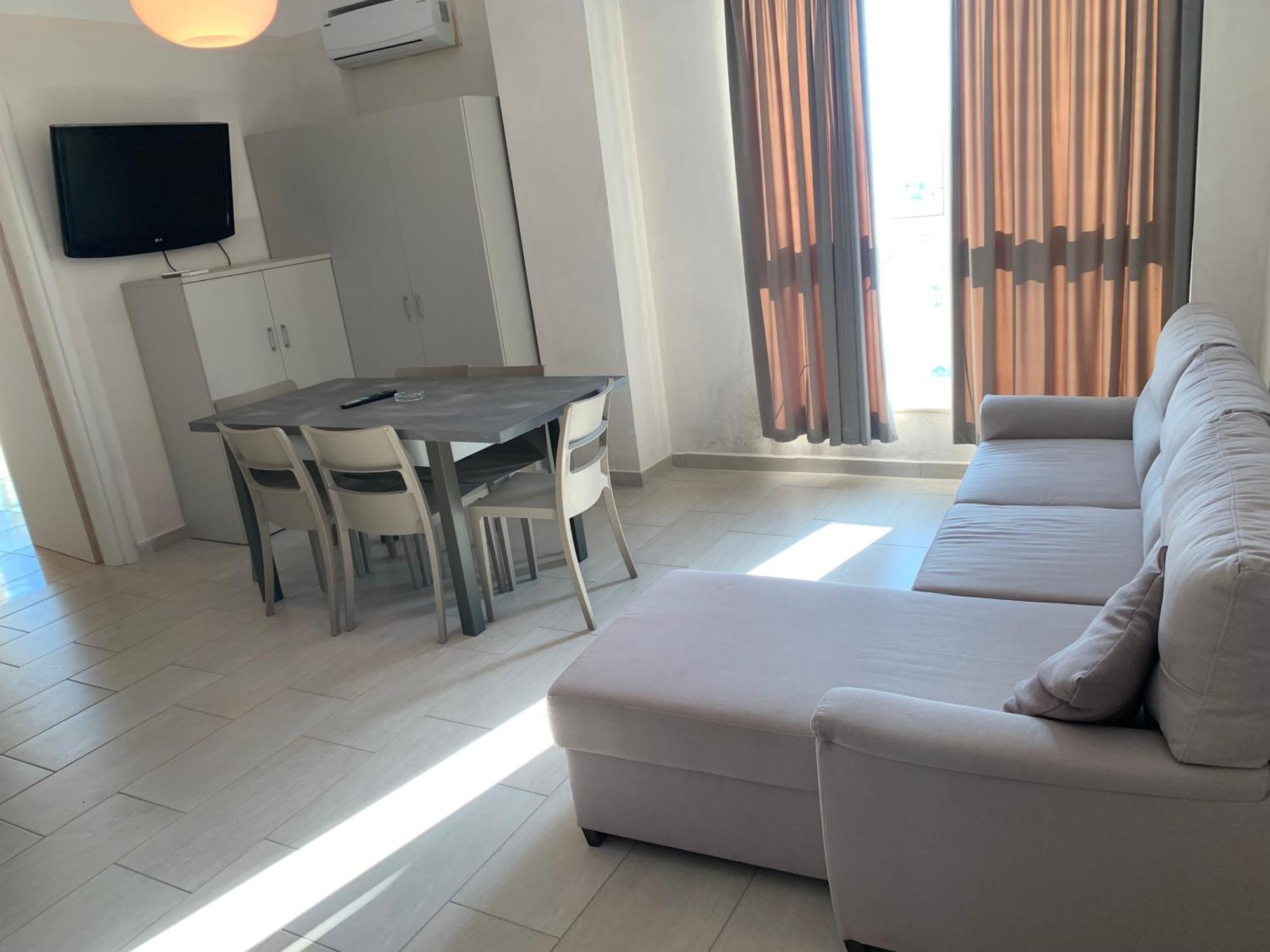 Guest - Sea Breeze Apartments Σαράντα Εξωτερικό φωτογραφία