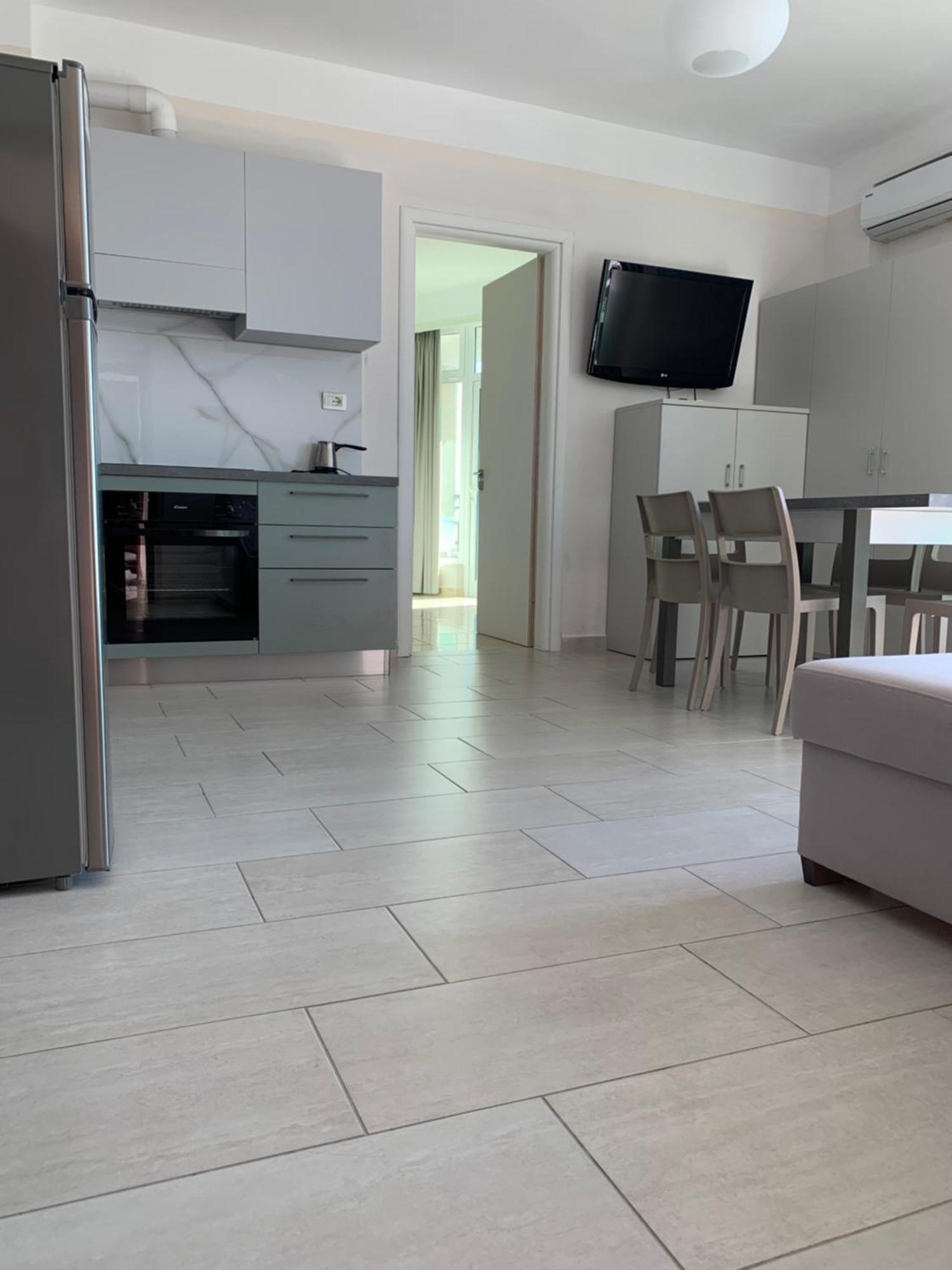 Guest - Sea Breeze Apartments Σαράντα Εξωτερικό φωτογραφία